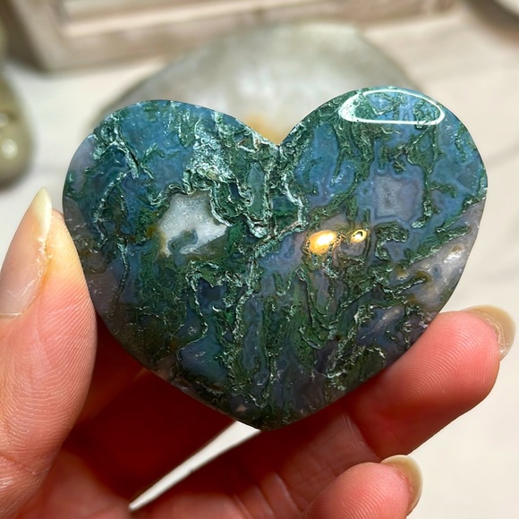 Moss Agate Crystal Heart - Picture 1 of 3